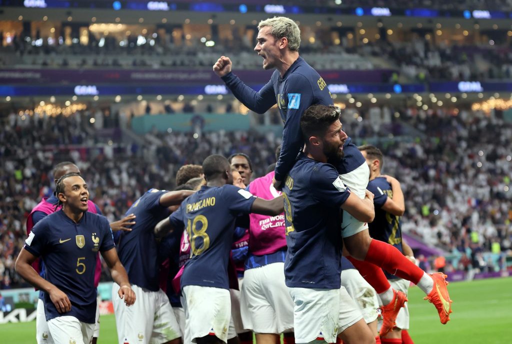França na semifinal da Copa do Mundo de 2022 (time comemorando)